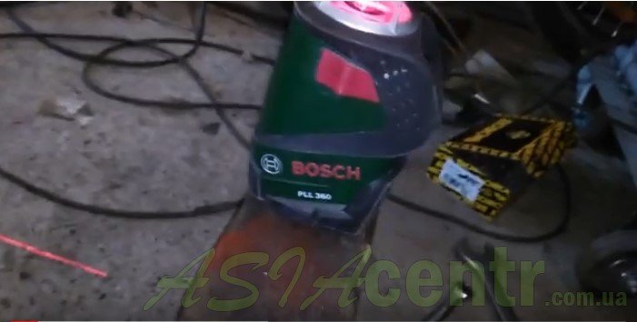  используем лазерный линейный нивелир фирмы Bosch тип PLL 360.