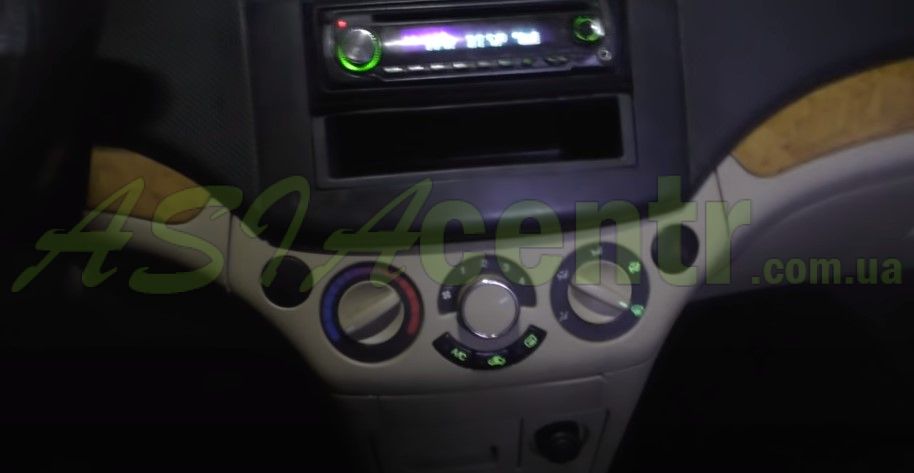 Накладки порогов с статической подсветкой для Chevrolet Aveo (T300) c 2011