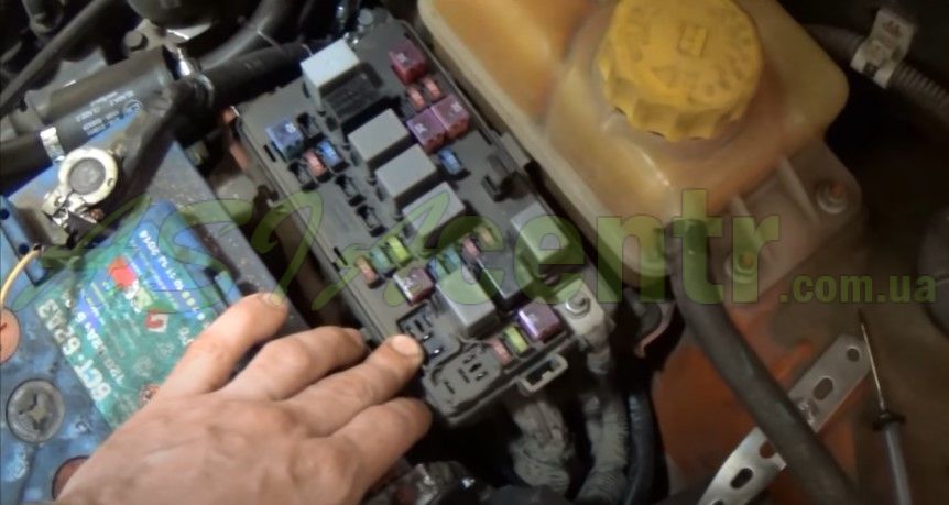 Замена компрессора кондиционера Шевроле Авео Т300 в Тюмени